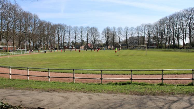 Gemeindesportplatz Rellingen, Ellerbeker Weg