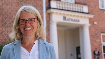 Die 52-jährige Bürgermeisterin Mira Radünzel ist in Plön angekommen und hat in ihren ersten 100 Tagen im Amt Plön von seinen besten Seiten kennengelernt.