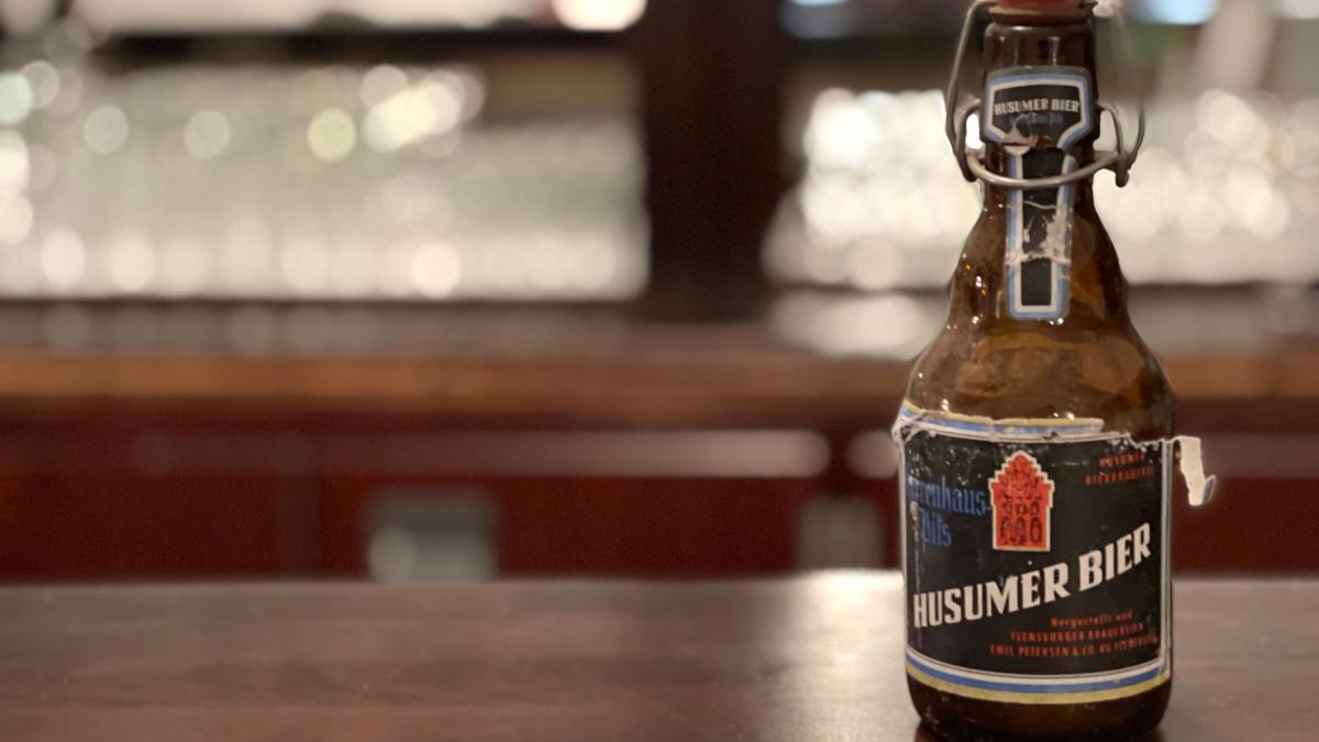 Ausstellung „Keller des Brauens“ zum HerrenhausPils aus Husum SHZ