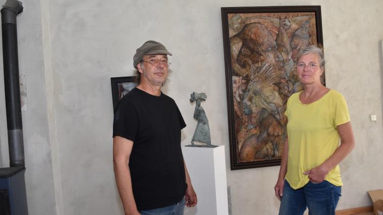 Maria Roolfs und Jan Witte-Kropius aus Neu Karin zeigen ab 10. Juni Malerei, Grafik und Skulpturen. 