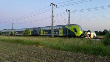 Der 49-jährige Fahrer des Lieferwagens verstarb noch an der Unfallstelle. 