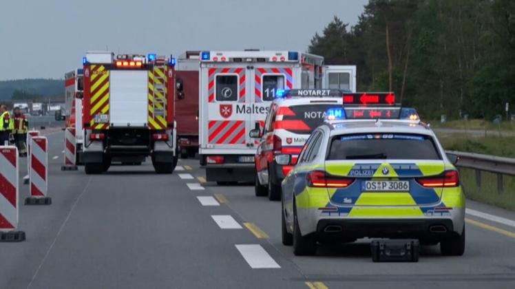 Massencrash in Autobahn-Baustelle bei Bramsche: LKW-Fahrer schwer verletzt