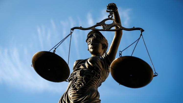 Staatsanwälte wegen Wirtschaftsdelikten und Extremismus aktiv