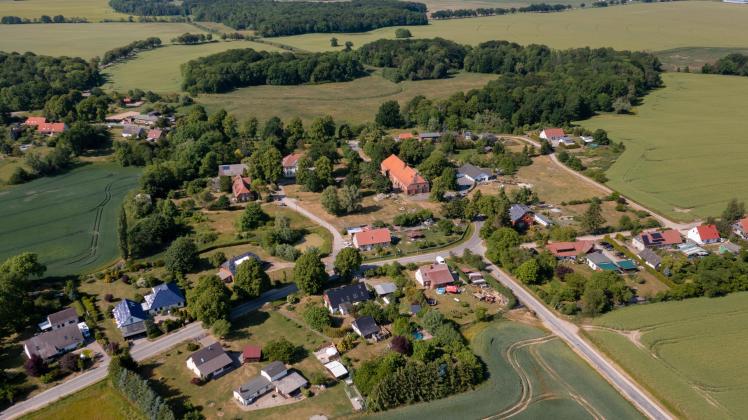 Blick auf Wodenhof im Schweriner Umland. 05.06.2023 Foto Volker Bohlmann