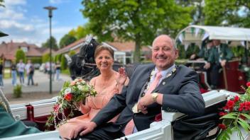 Hans-Willi Gläsner und seine Frau Elke regieren die Schützen 2023 in Spahnharrenstätte.