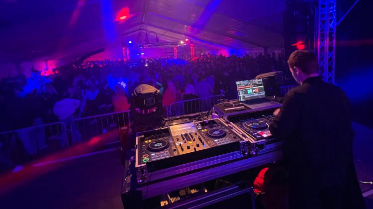 Der DJ aus Merzen füllt die Tanzflächen der Region – wie hier beim Maiskolbenfest 2022 der KLJB Druchhorn.