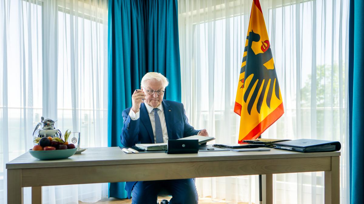 Bundespräsident Steinmeier nimmt in Eckernförde Amtsgeschäfte auf SHZ