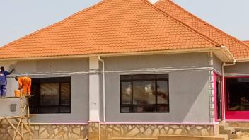 Mit Hilfe des emsländischen Vereins „Hilfe für Hoima“ ist dieses Schulgebäude in Uganda errichtet worden.