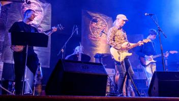 Die Band „Bad Penny ” um Ola van Sander spielte im Theater des Friedens groß auf...Honky Tonk Kneipenfestival in RostockFoto: Georg Scharnweber