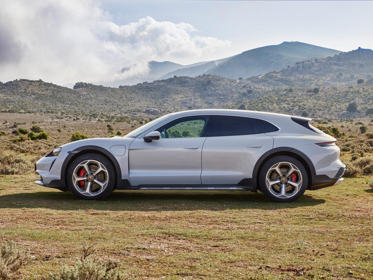Der Porsche Taycan 4S Cross Turismo im Fahrbericht NOZ