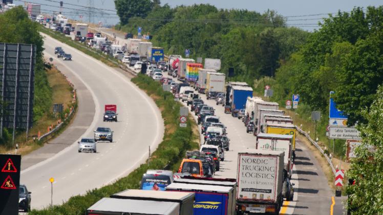 A7: Sperrung Bei Rendsburg Sorgt Für Stau Auf A7, B203, B77 | SHZ