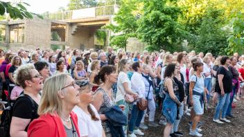 4. Open-Air-Rudelsingen im Zoo Osnabrück - Bühne am Affentempel