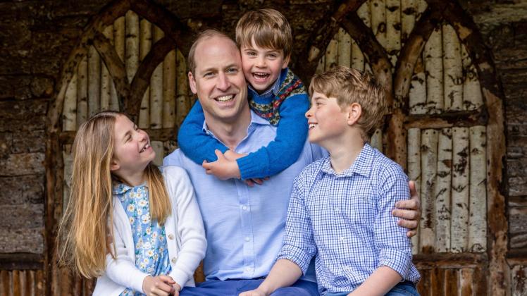 «Happy Father's Day» - Prinz William mit seinen Kindern