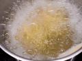 Pasta kocht in siedendem Wasser. In Italien ist ein Glaubenskampf entbrannt, ob Pasta zwingend in siedendem Wasser gekoc