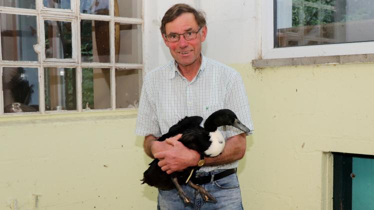 Zuversicht ist eingekehrt:  Clemens Wessel hofft, dass die gestohlenen Enten und Gänse  gefunden werden und sich Entdecker bei der Polizei melden.