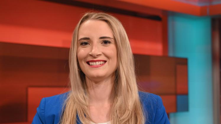 Politikerin Lisa Schäfer, CDU-Kommunalpolitikerin, Mitglied der Jungen Union zu Gast in der ARD Talkshow Hart aber fair 