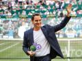 Terra Wortmann Open 2023, Ehrung fuer Roger Federer (SUI), Roger winkt und verabschiedet sich von den Zuschauern,Fans . 