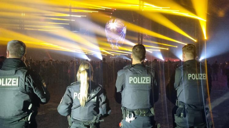 Die Polizei auf der Airbeat, das wird auch in diesem Jahr wieder ein Großeinsatz. Die Beamten wollen aber nicht nur kontrollieren und strafen sondern auch Ansprechpartner in Sachen Sicherheit für die jungen Leute sein.
