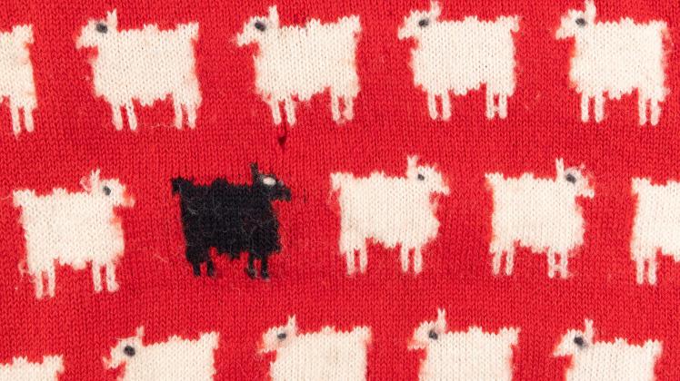Berühmter Schafe-Pullover von Prinzessin Diana wird versteigert