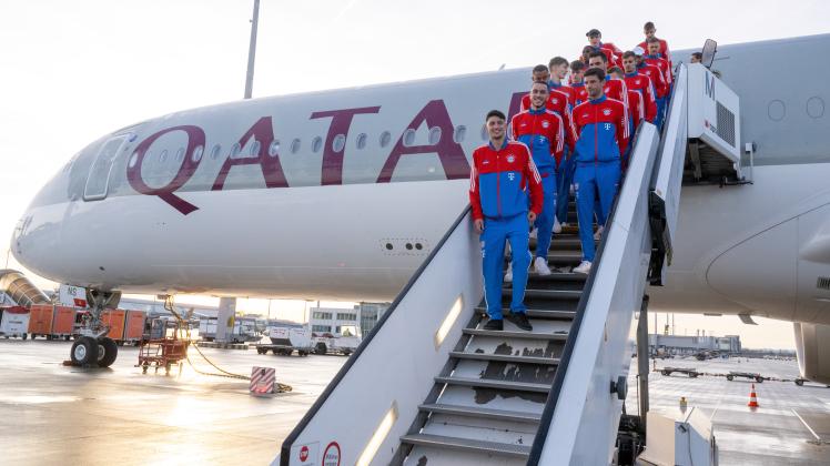 FC Bayern München Trainingslager - Abflug nach Doha