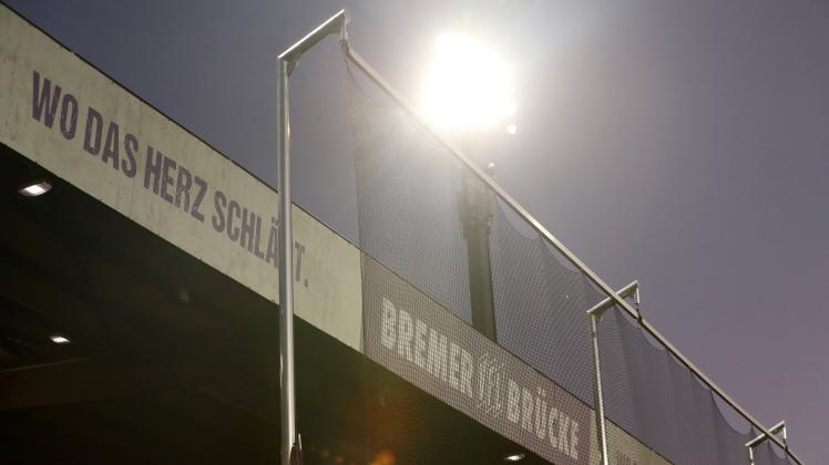 Osnabrück, 22.10.2021, Stadion an der Bremer Brücke, Fussball, 3.Liga, 13.Spieltag , Vfl Osnabrück vs. Hallescher FC 0:0