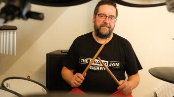 Gerry Henningsen aus Lindaunis Schlagzeuger Drummer 