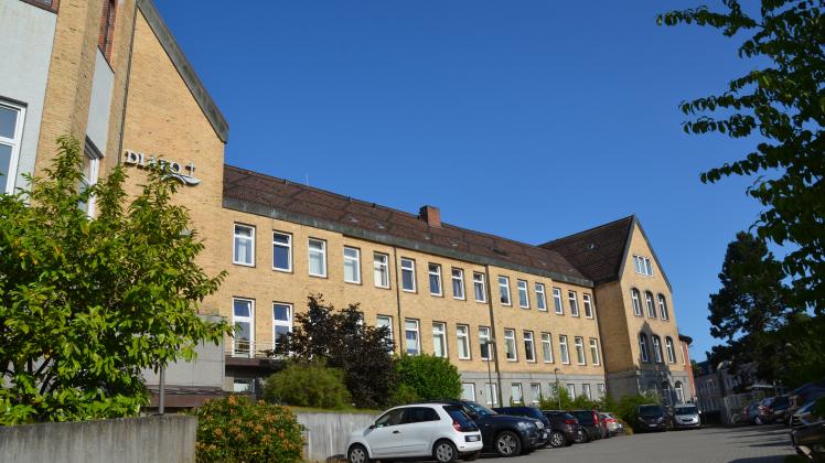 Das Diako-Krankenhaus in der Knuthstraße in Flensburg: Das Insolvenzverfahren ist am 30. Juni 2023 beendet.
