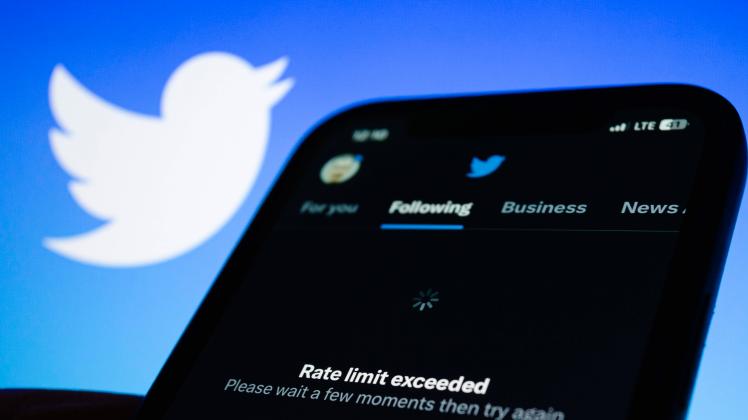July 1, 2023, Asuncion, Paraguay: Twitter Rate limit exceeded message is displayed when try reloading using its app on a