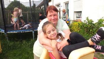 Nur noch bis Ende Juni darf Tanja Hagedorn Lia Aylen und drei weitere Tageskinder betreuen  aber nicht mehr in ihrem Haus mit dem Trampolin im Garten. 