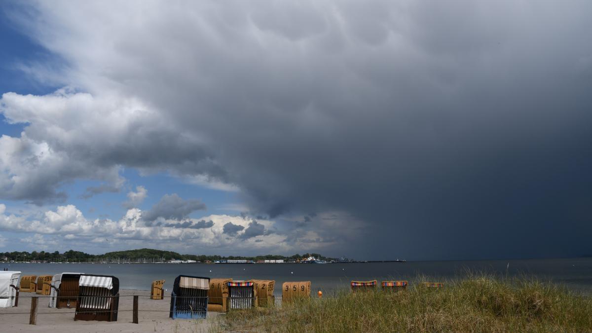 Eckernförde Wechselhaftes Wetter mit spektakulärer Wolkenbildung SHZ