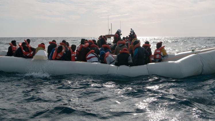 Sea-Watch rettet fast 100 Migranten im Mittelmeer