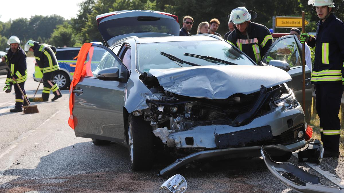 Schwerer Unfall mit drei Verletzten auf B206 bei Schlotfeld