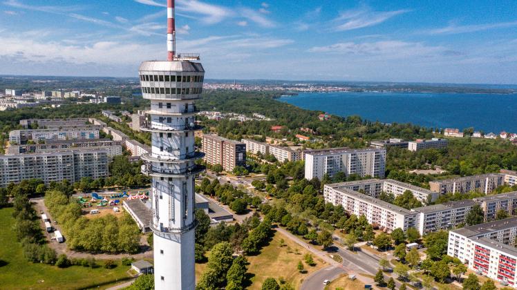 Renovierung des Schweriner Fernsehturms in weiter Ferne