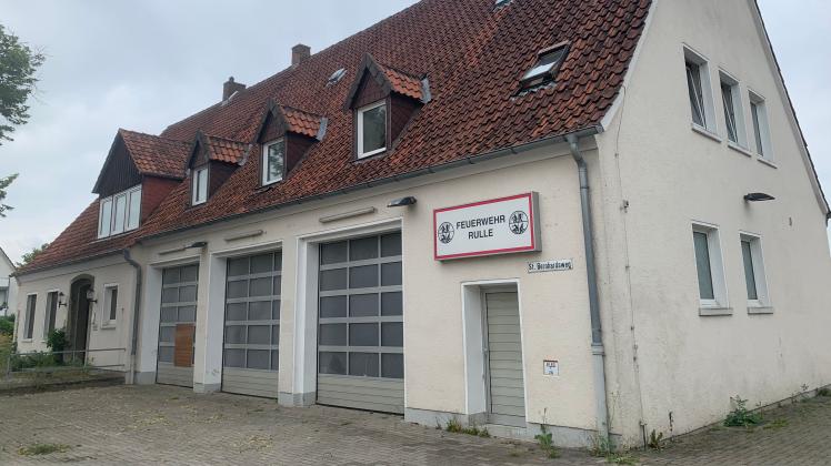 Das alte Feuerwehrgebäude im Ortsteil Rulle liegt am St. Bernhardsweg.