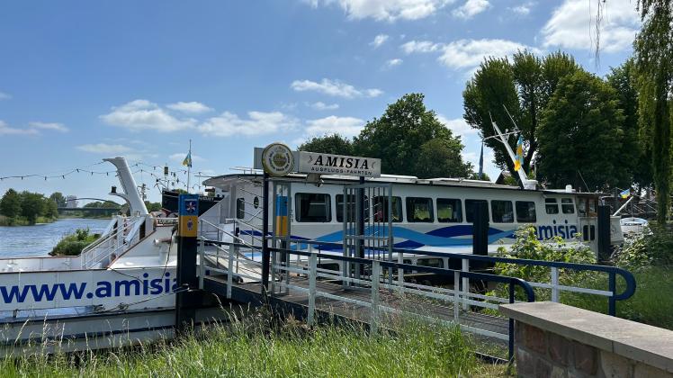 Das Fahrgastschiff Amisia tourt seit 1977 über den Dortmund-Ems-Kanal