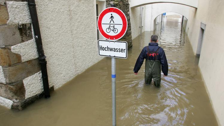 Hochwasser der Donau in Passau, Bayern, aufgenommen am 28. Maerz 2006. *** Flood of the Danube in Passau, Bavaria, taken