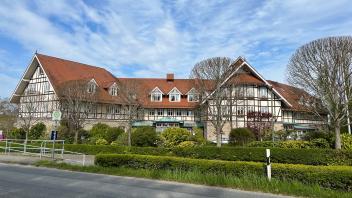 Aufatmen bei den Eignern des Alten Meierhofs in Glücksburg: Das Hotel bekommt einen Erweiterungsbau.