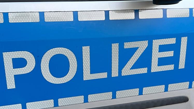 Aufschrift Polizei Streifenwagen Polizeiauto *** Inscription police patrol car police car Copyright: xmix1x