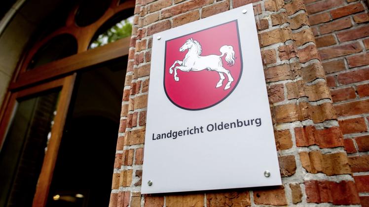 Vor dem Landgericht in Oldenburg ist ein 49-Jähriger aus Leer der Vergewaltigung schuldig gesprochen worden.