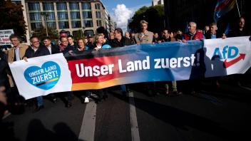 AfD Demo - Unser Land Zuerst DEU, Deutschland, Germany, Berlin, 08.10.2022 Parteifuehrung der AfD Tino Chrupalla, Beatri