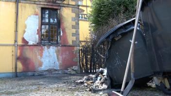 Feuer an Osnabrücker Schlossfassade: Ursache für Brand noch unbekannt