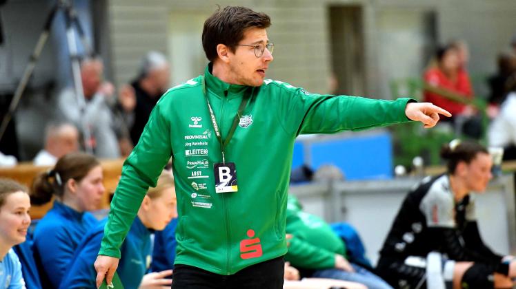 Auf Trainer Johannes Prothmann und die Handballerinnen des SV Grün-Weiß Schwerin wartet kein leichtes Auftaktprogramm.
