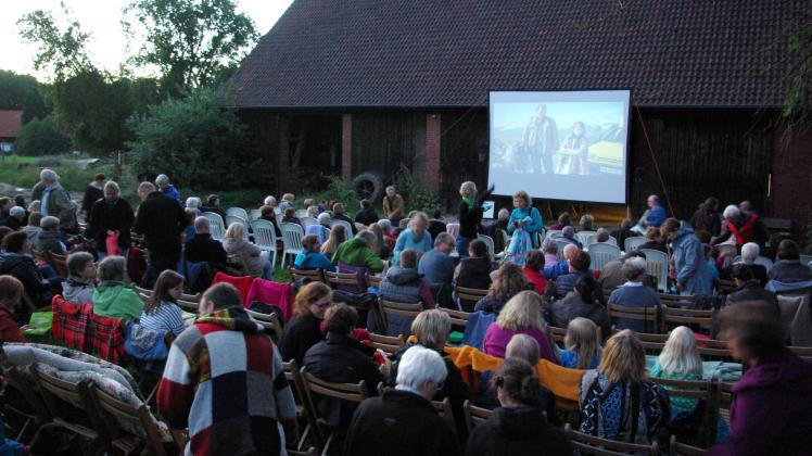Auf dem Biohof Kruse wird in der Reihe „Sommerflimmern“ der Film „Weinprobe für Anfänger“ gezeigt.