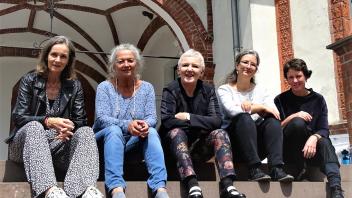 Zum neuen Vorstand des Kunstvereins Wiligrad gehören Eva-Maria Tempelhahn, Inge Schneider, Hanka Polkehn, Antje Hubold und Andrea Klingbeil (v.l.).