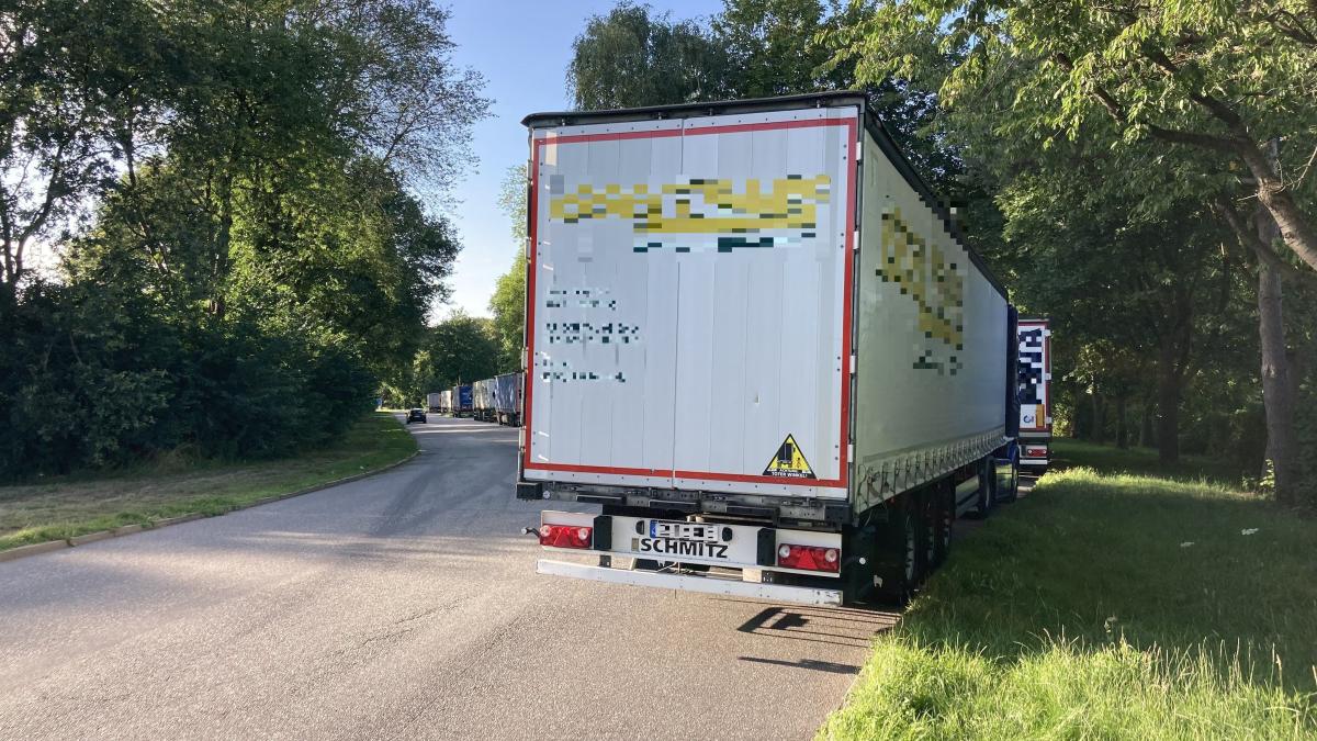 Lkw-Fahrer In Not: Park-Chaos An A7- Und A23-Rastplätzen | SHZ