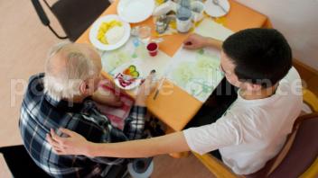 Freiwilligendienst ist für junge Menschen interessant