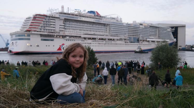Die achtjährige Sanne Imminga aus Winschoten kommt hier mit ihrem Vater regelmäßig her.