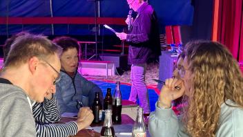 Nicht zu schlagen auch beim Friedensquiz: Die „Lucky Losers“ werden zu Gewinnern. 