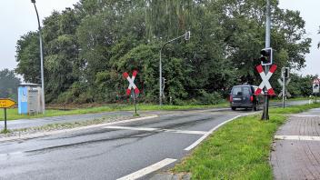 Auch beim Bahnübergang in Glane heißt es in Zukunft Ohren und Augen auf.