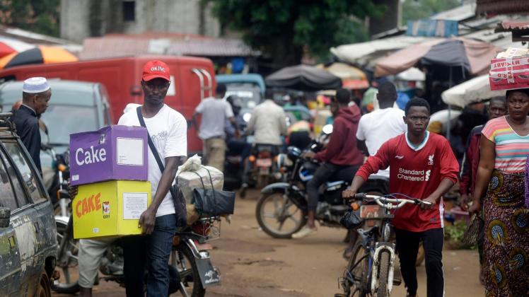 Eine Straßenszene in Guinea
